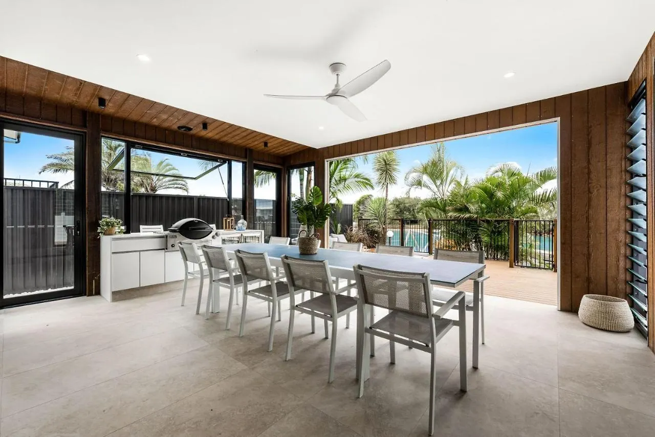 Coorumbong 16 - 5 Bedrooms Mooloolaba 0*,  Austrália
