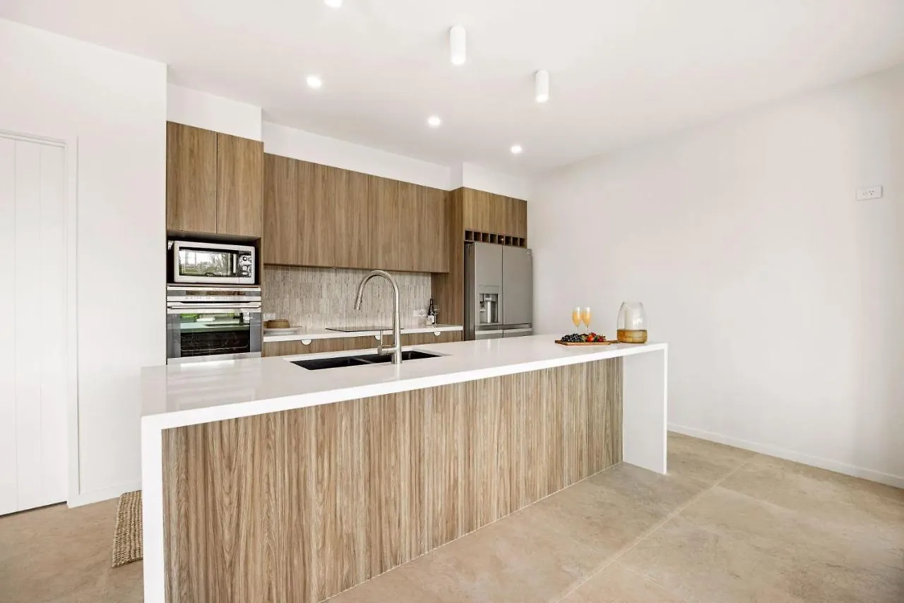 Casa de Férias Coorumbong 16 - 5 Bedrooms Mooloolaba Austrália