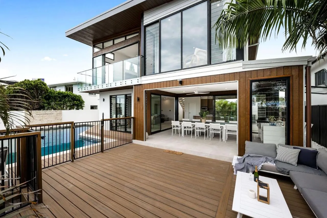 Coorumbong 16 - 5 Bedrooms Mooloolaba Casa de Férias