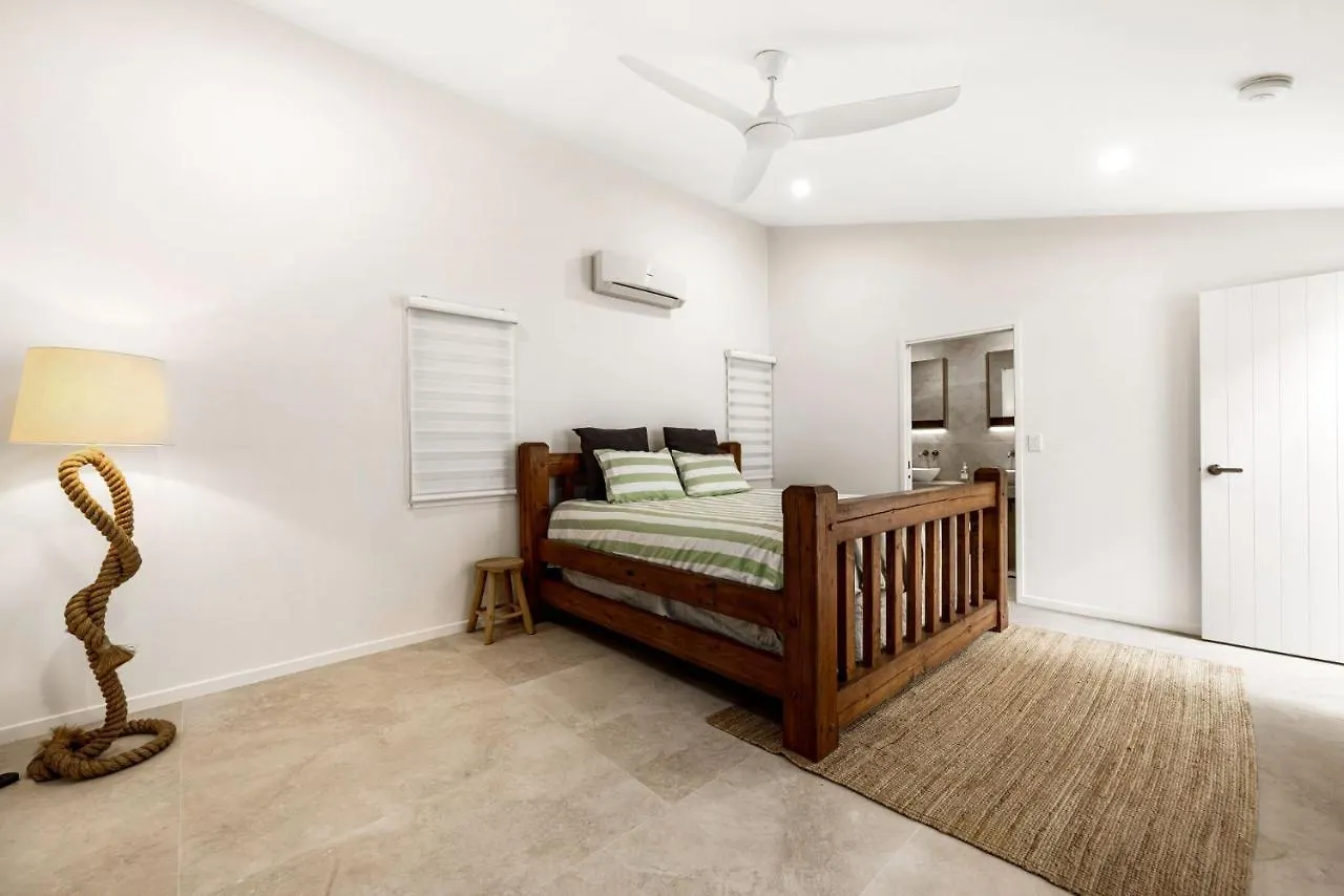Coorumbong 16 - 5 Bedrooms Mooloolaba Casa de Férias